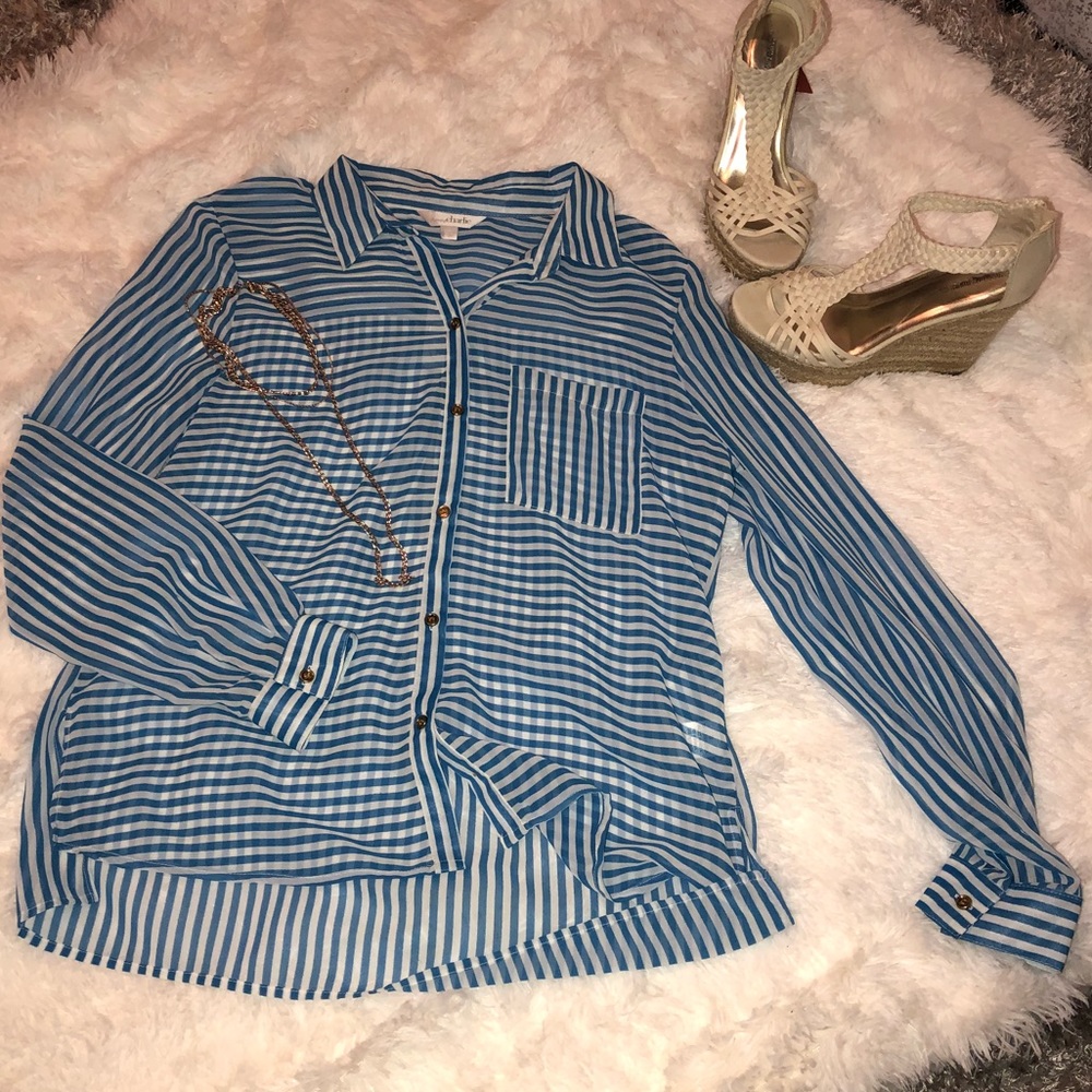 🔥Classy Charming Charlie button up!👄